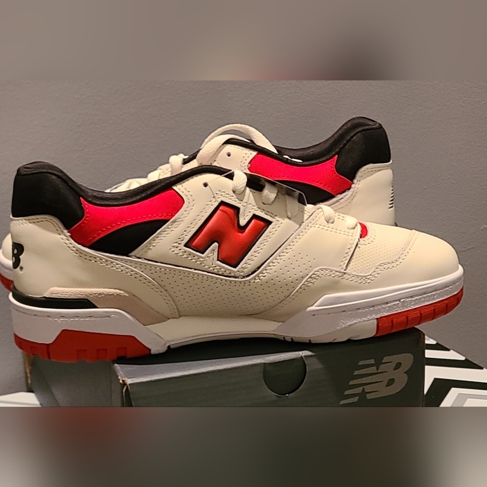 New Balance 550 sneaker W Size 11 M size 9.5